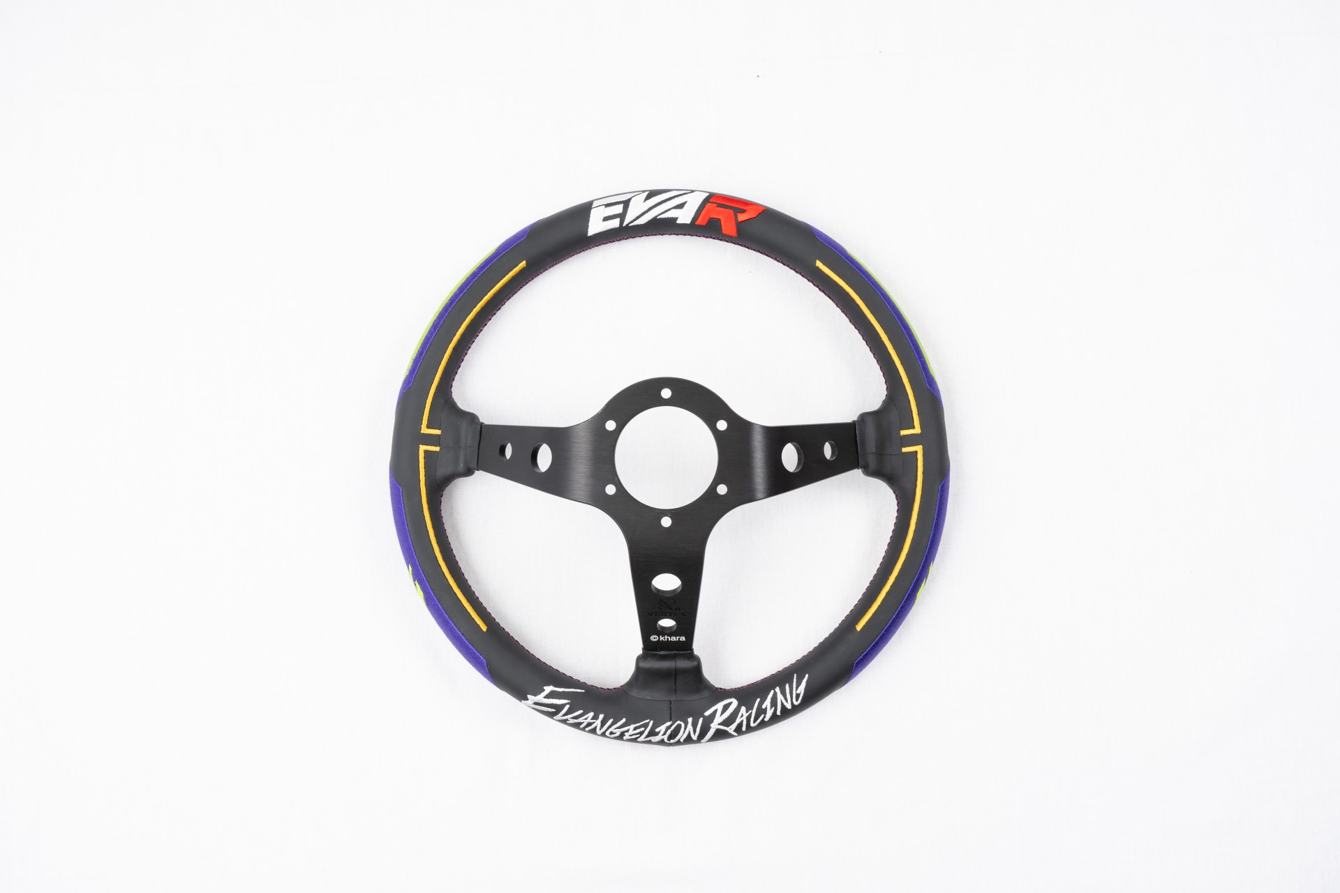 エヴァンゲリオンレーシング」の高性能ステアリング「EVANGELION