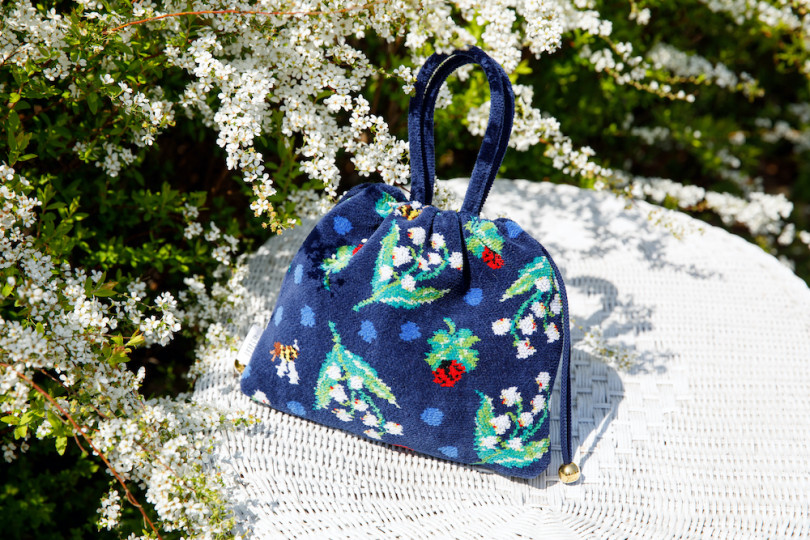 ミュベール × フェイラー、スズランやハチ柄のジャカード生地を使った