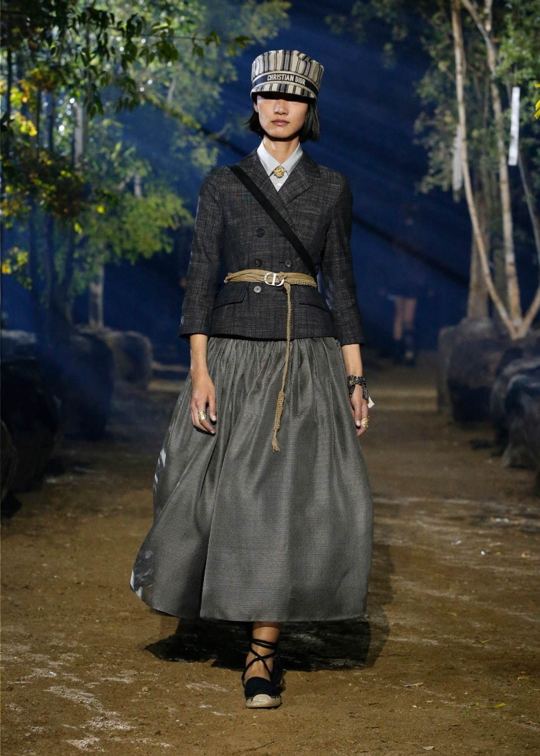 ディオール「バー」ジャケットの歴史、ニュールック誕生から最新作まで