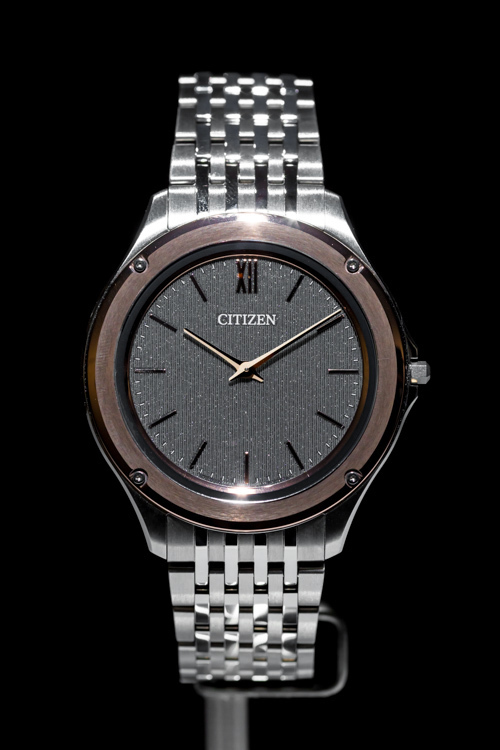 シチズンから世界最薄光発電時計「エコ・ドライブ ワン」、極限の薄さ