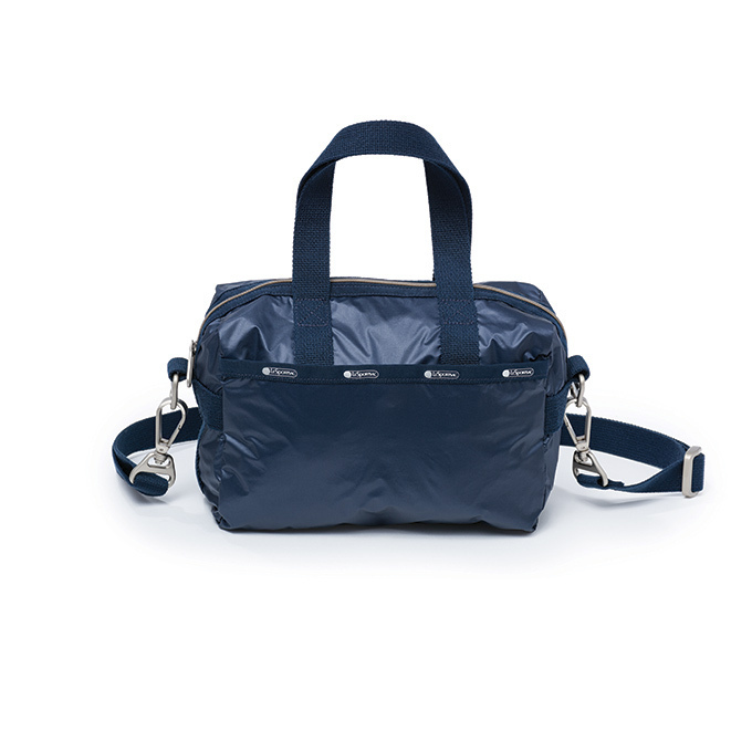 レスポートサックの新ライン「エッセンシャル」発売 - 従来の約1/2の軽