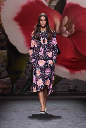 シャネル 2024年春夏コレクション - 開放感に満ちた庭園、自由なムード