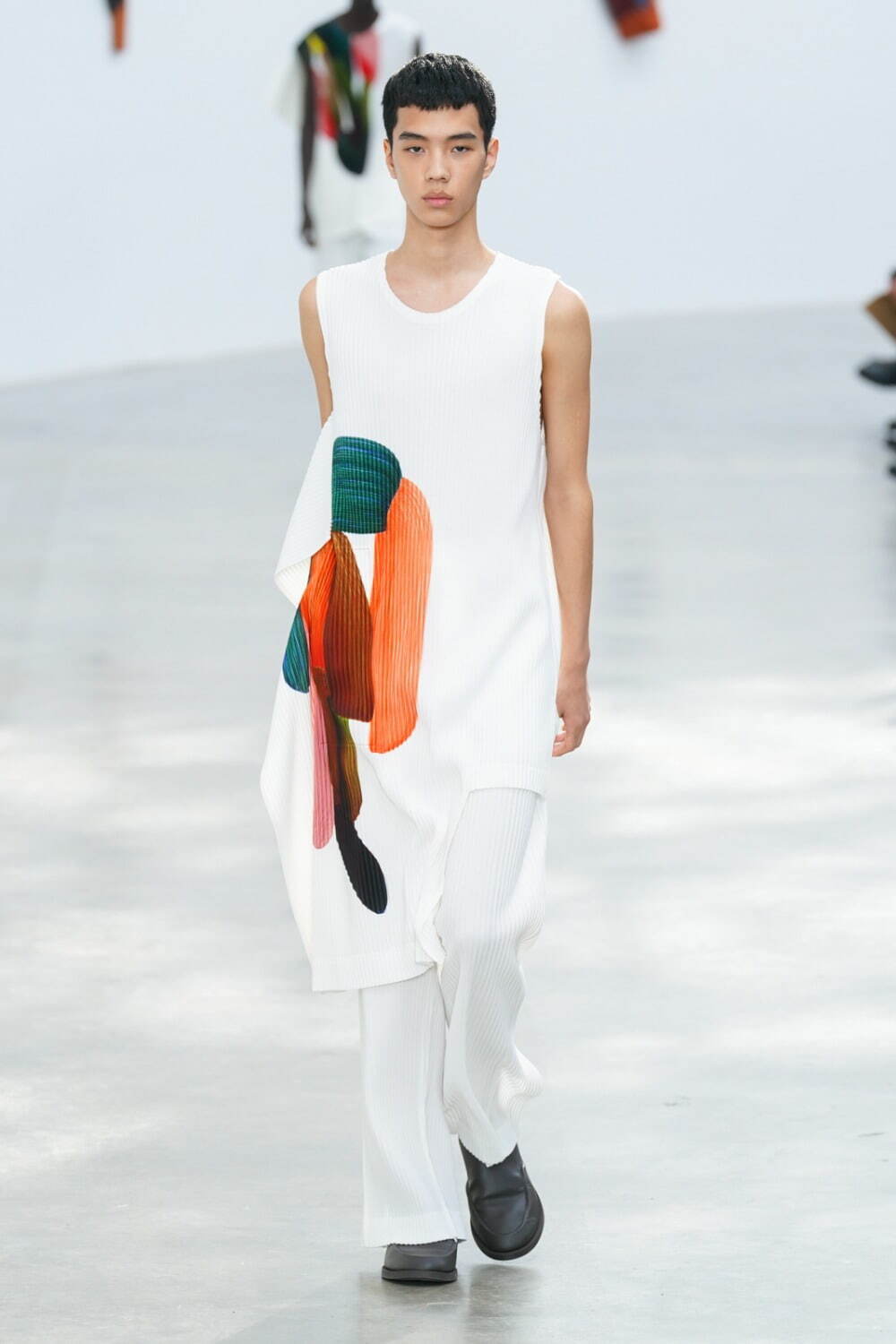 オム プリッセ イッセイ ミヤケ 2024年秋冬コレクション - 身体と衣服