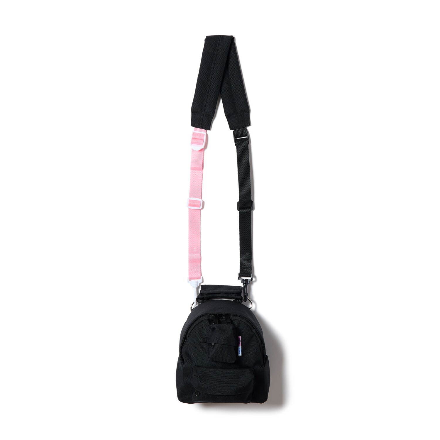 スドーク“ピンク×ブラック”ストラップのミニバックパック、渋谷パルコ