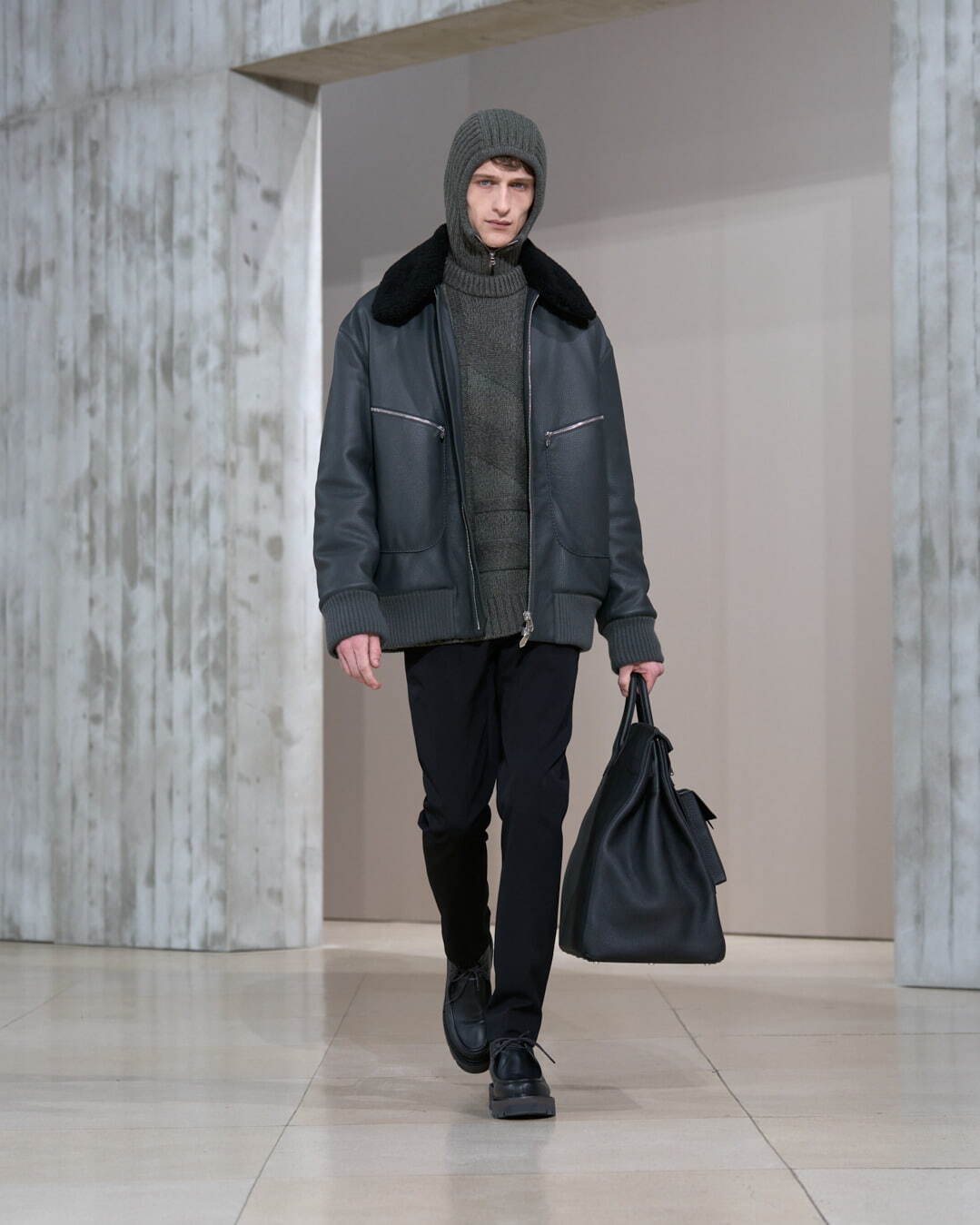 エルメス 2025年秋冬メンズコレクション - 温かな佇まいに響く