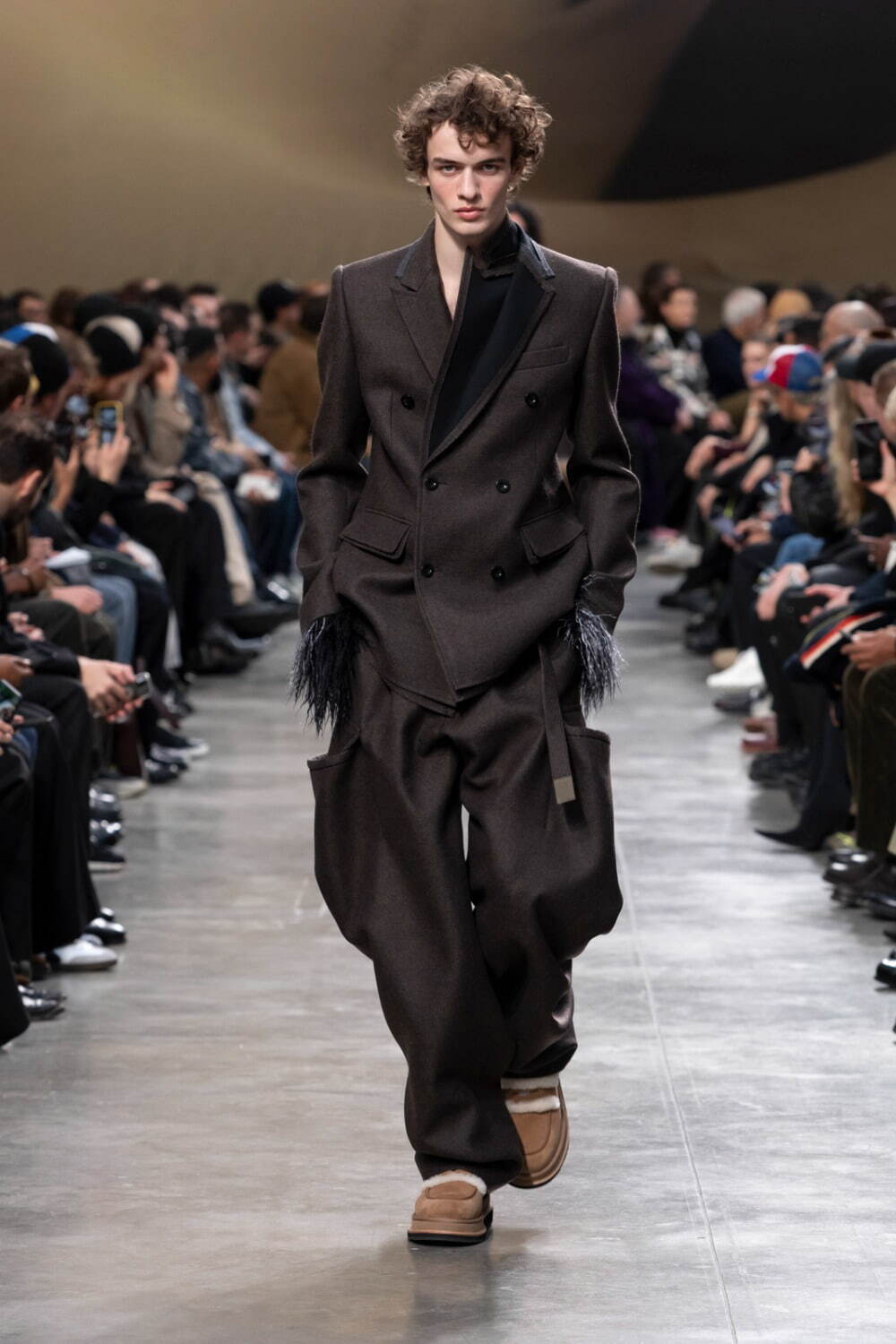 サカイ(sacai) 2025-26年秋冬ウィメンズ&メンズコレクション