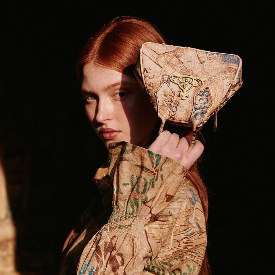 ヴィヴィアン・ウエストウッド小さなハンドバッグ「ミニ ヤスミン