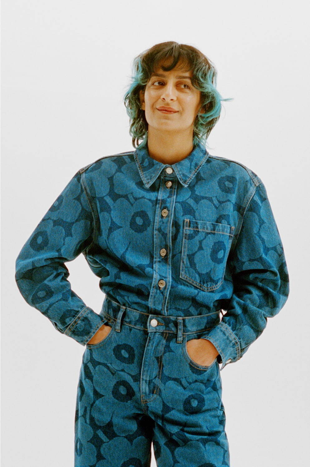 マリメッコ初のデニムライン「マリデニム」3種のシルエットで