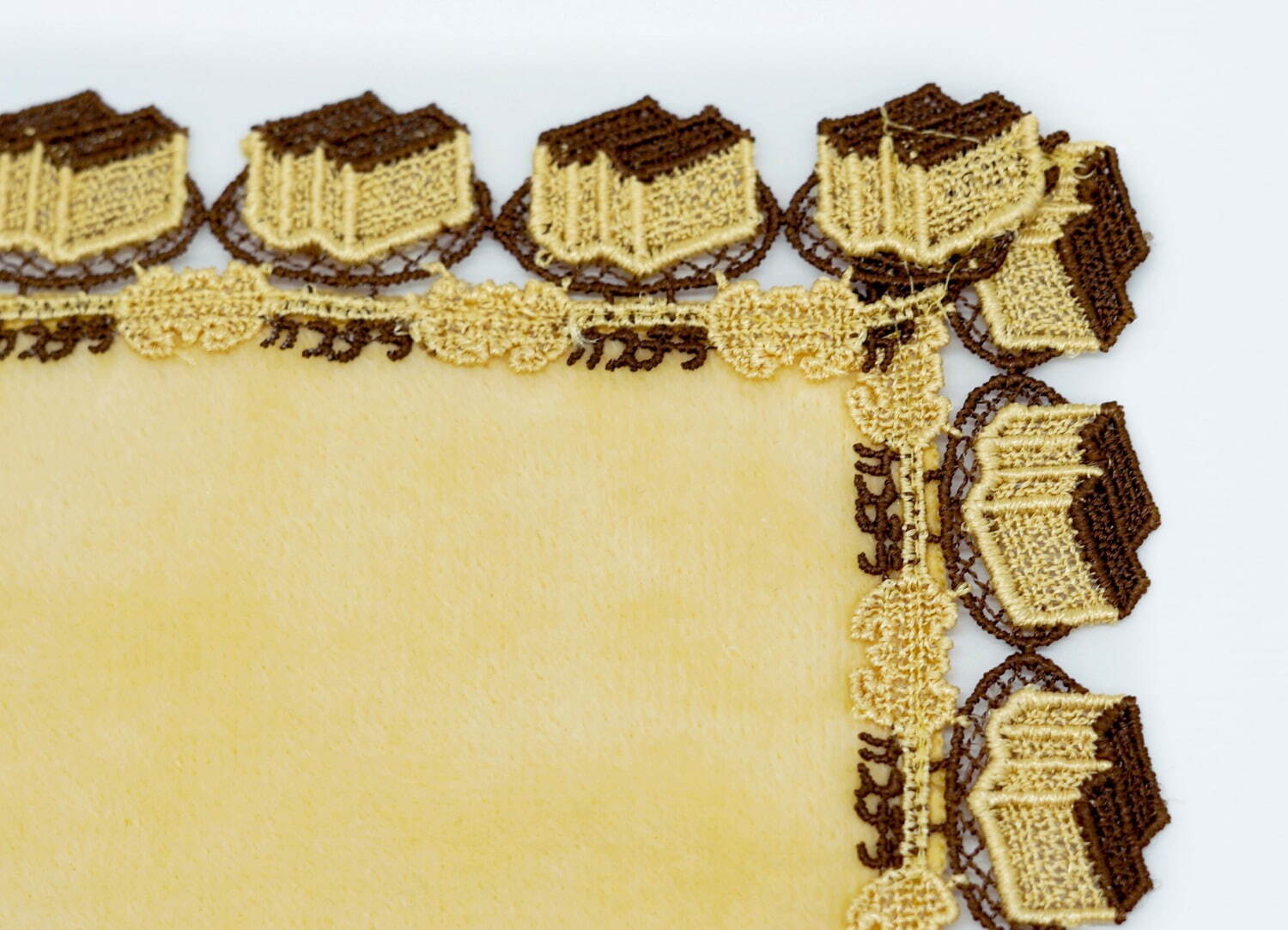 福砂屋“カステラ”モチーフのレースハンカチや包装紙柄エコバッグ、創業