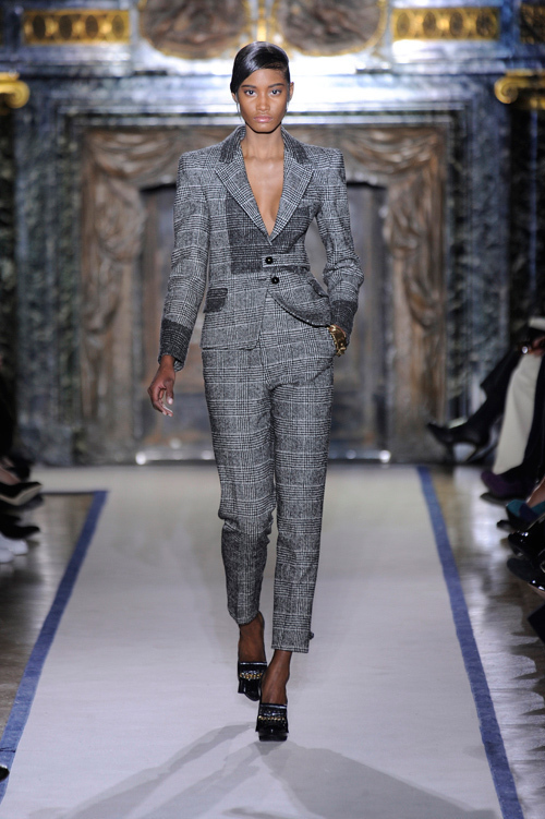 イヴ・サンローラン(Yves Saint Laurent) 2011-12年秋冬ウィメンズ