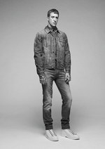 ジバンシィ ジーンズ」誕生、スターモチーフのデニムやジャケットを