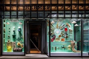 エルメス、銀座店のウィンドウディスプレイで“障害物ゲーム