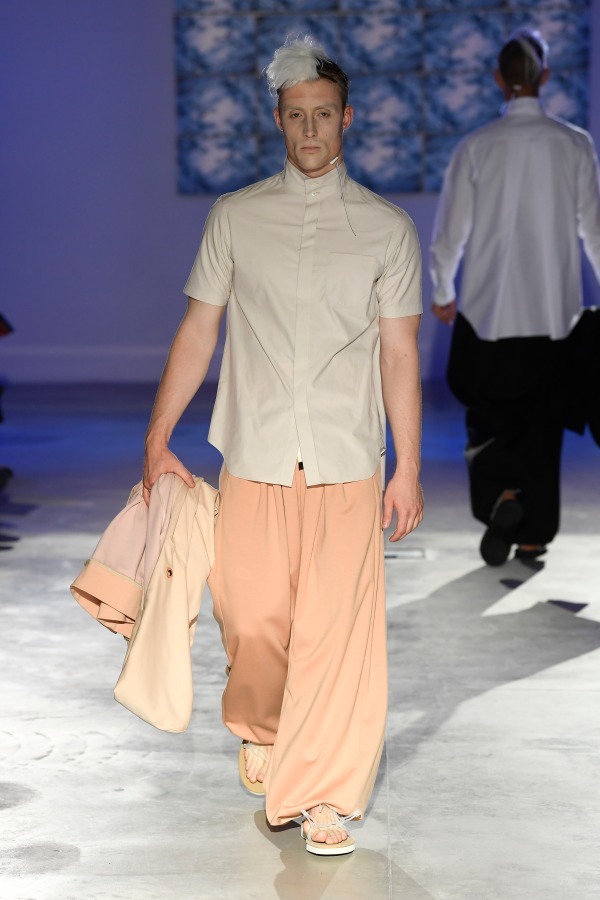 元ガンリュウ丸龍文人の新ブランド「フミト ガンリュウ」ギャルソン