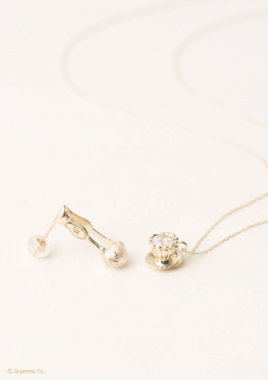 Q-pot.“優雅なティータイム”アクセサリー、角砂糖のピアスや“茶葉入り