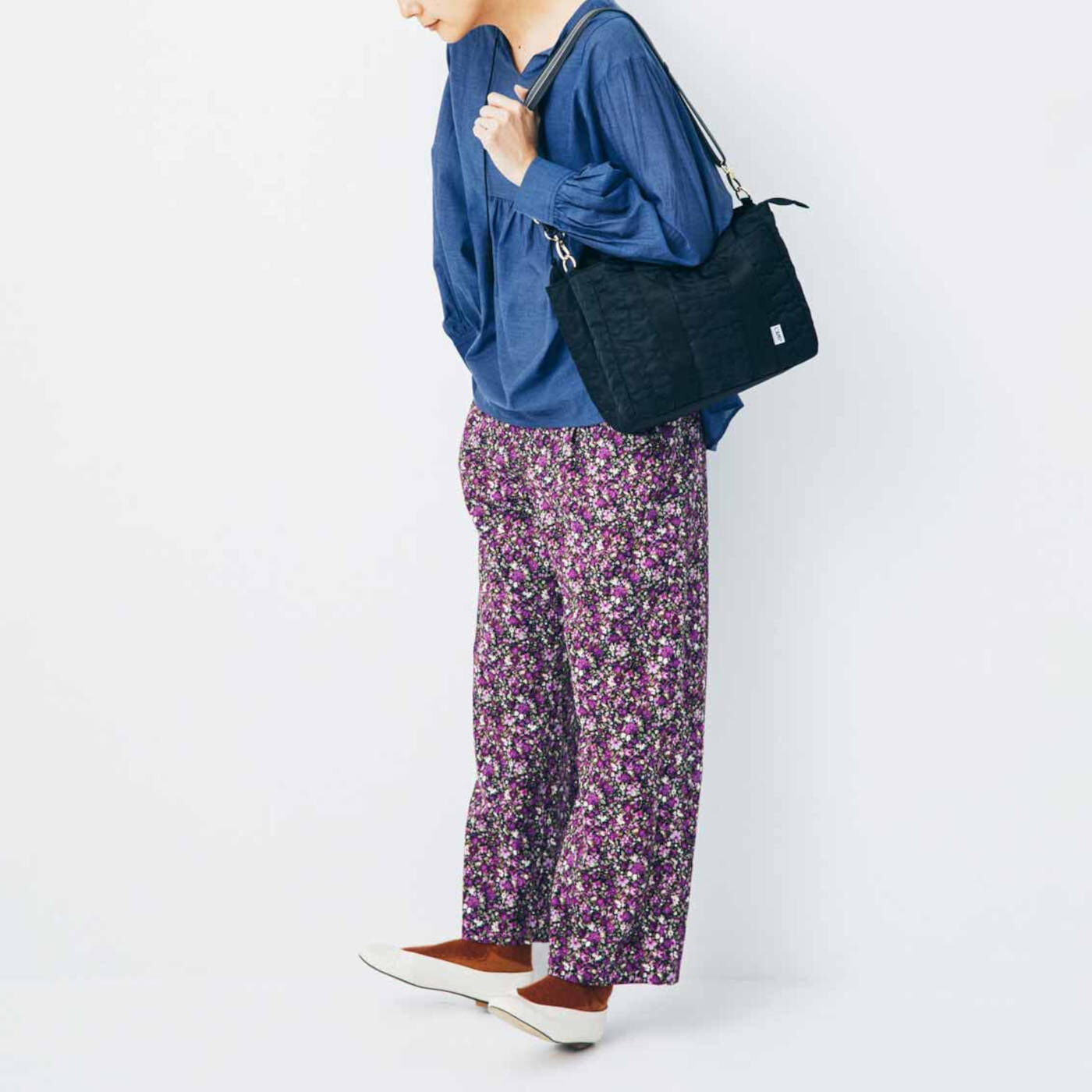 ラミプリュス 荷物を仕切ってすっきり収納 Tトート〈ブラックパズル