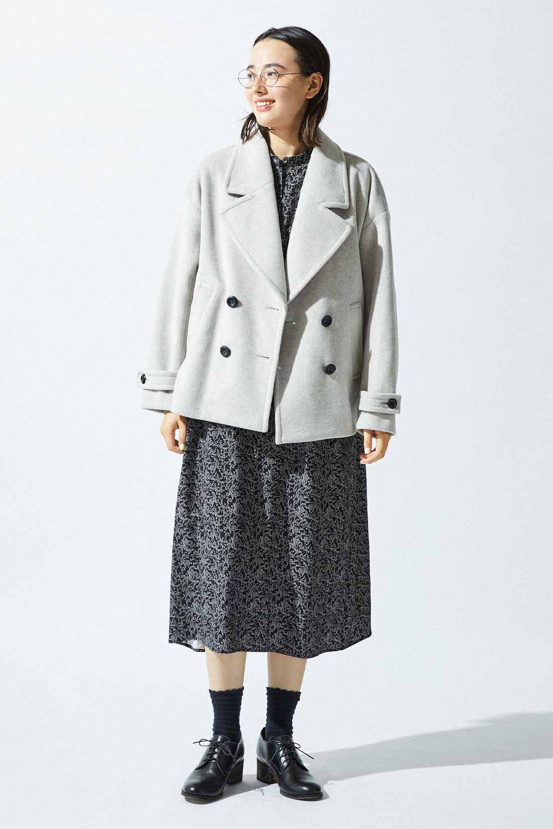 THREE FIFTY STANDARD モノトーンのフラワープリントワンピース