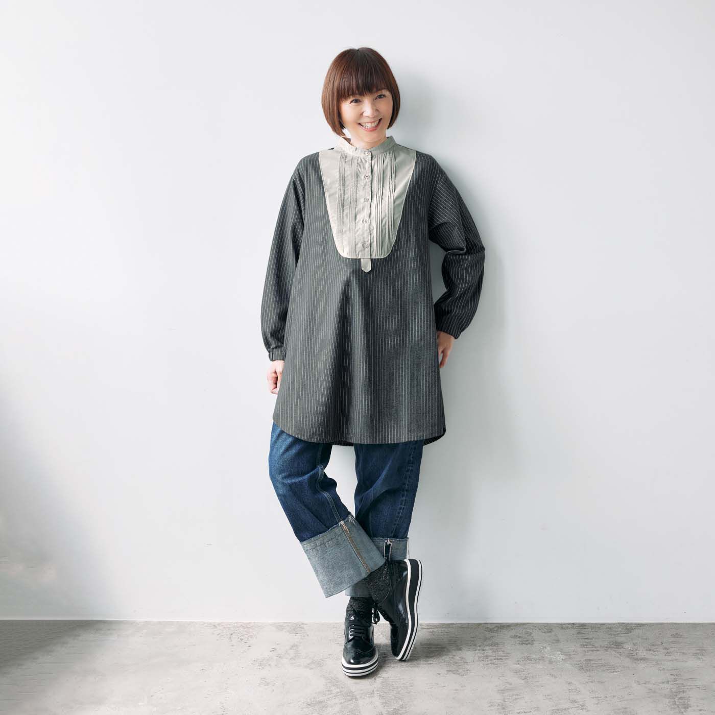 大人の女史会×frauglatt 顔うつり華やかレフ板チュニック〈艶（つや