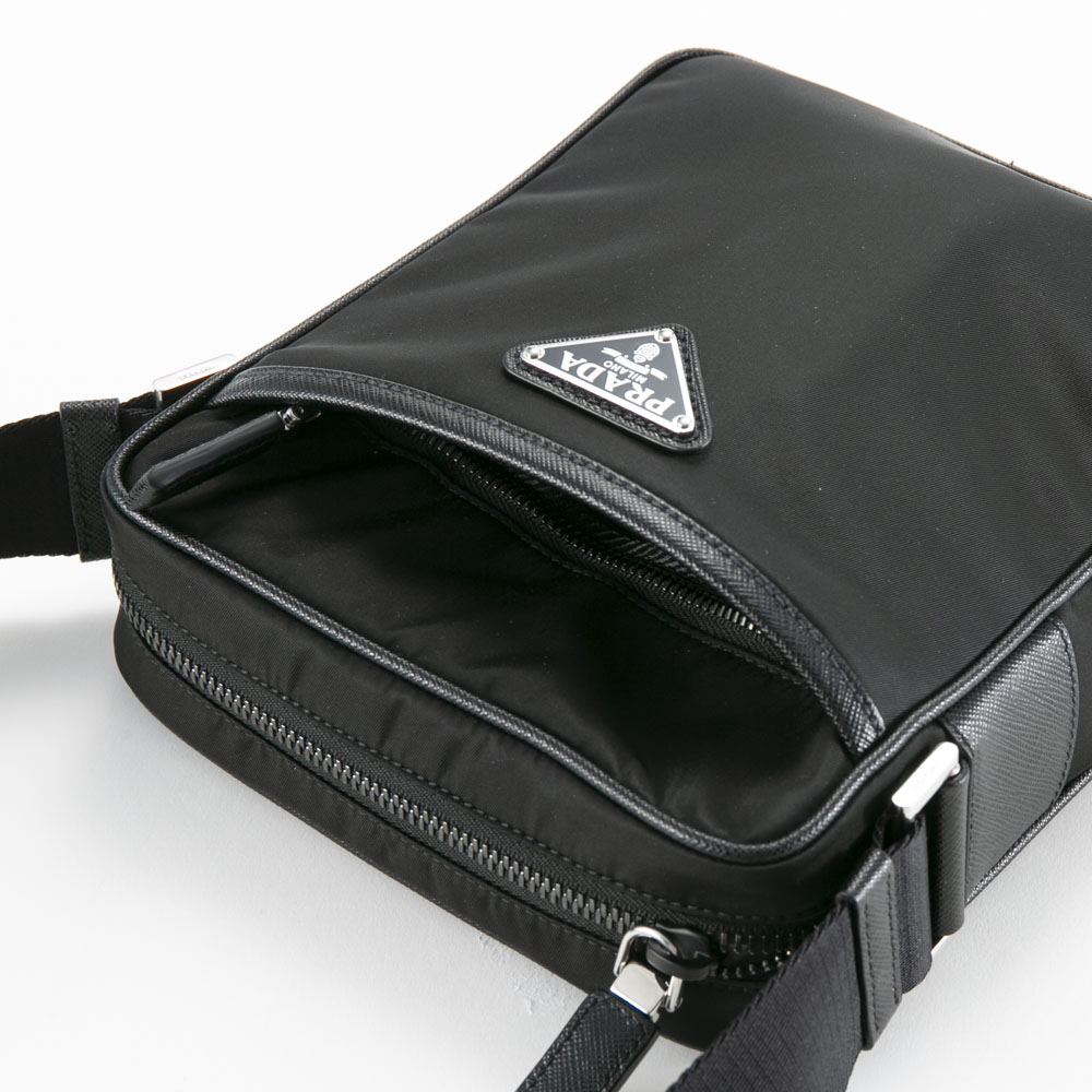 プラダ PRADA ReNylon+SAFFIANO 縦型ショルダーバッグ ポーチ付き