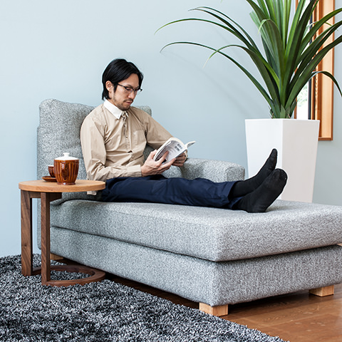 美しい円型の2種の無垢材を使用したWK30 サイドテーブル | その他