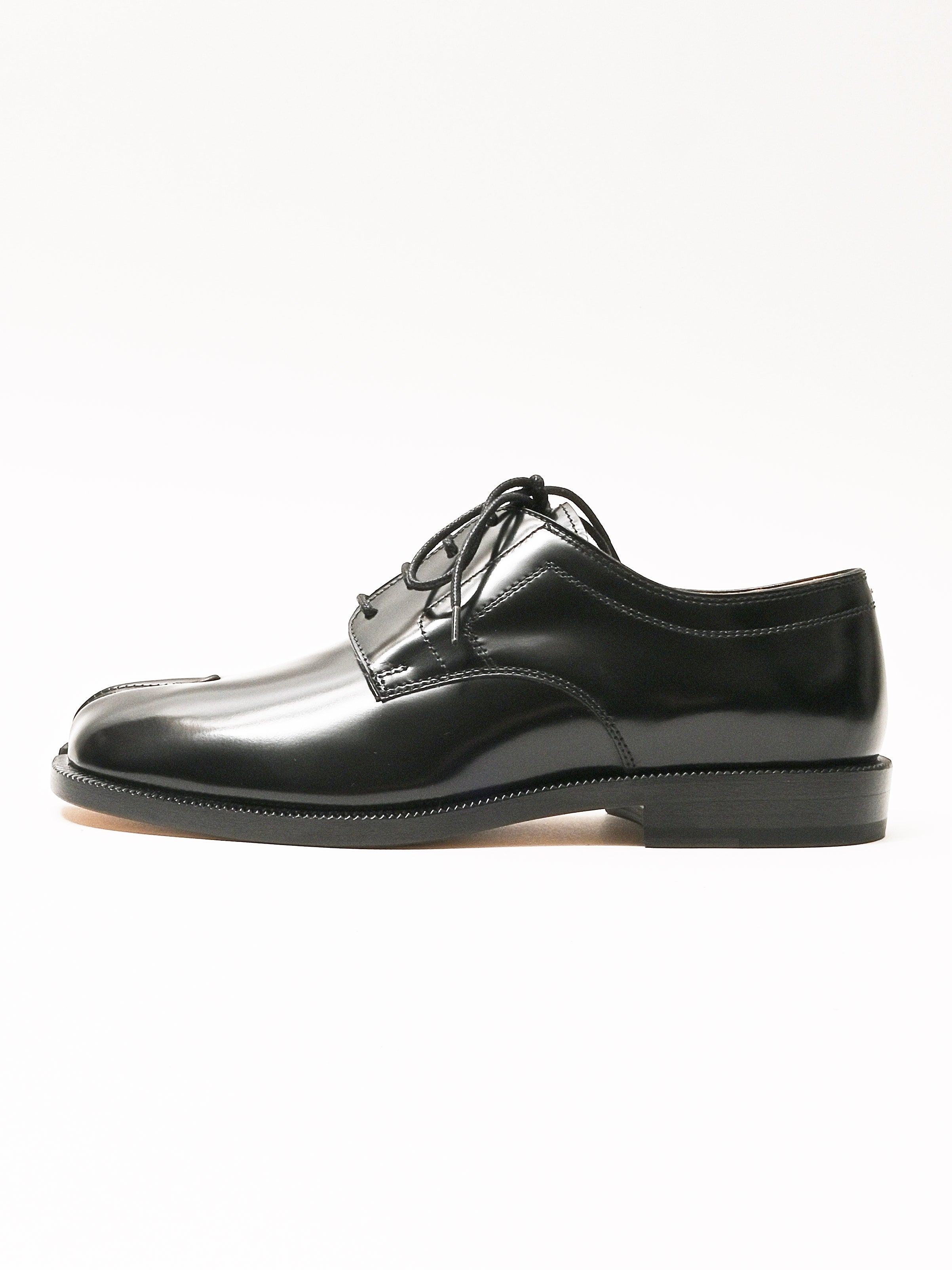 maison-margiela-black-tabi-