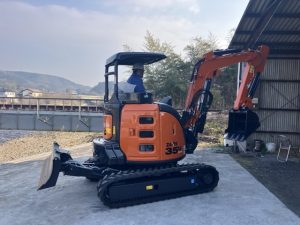 新車納入実績】日立建機 ミニ油圧ショベル「ZX35U-5B PATブレード仕様
