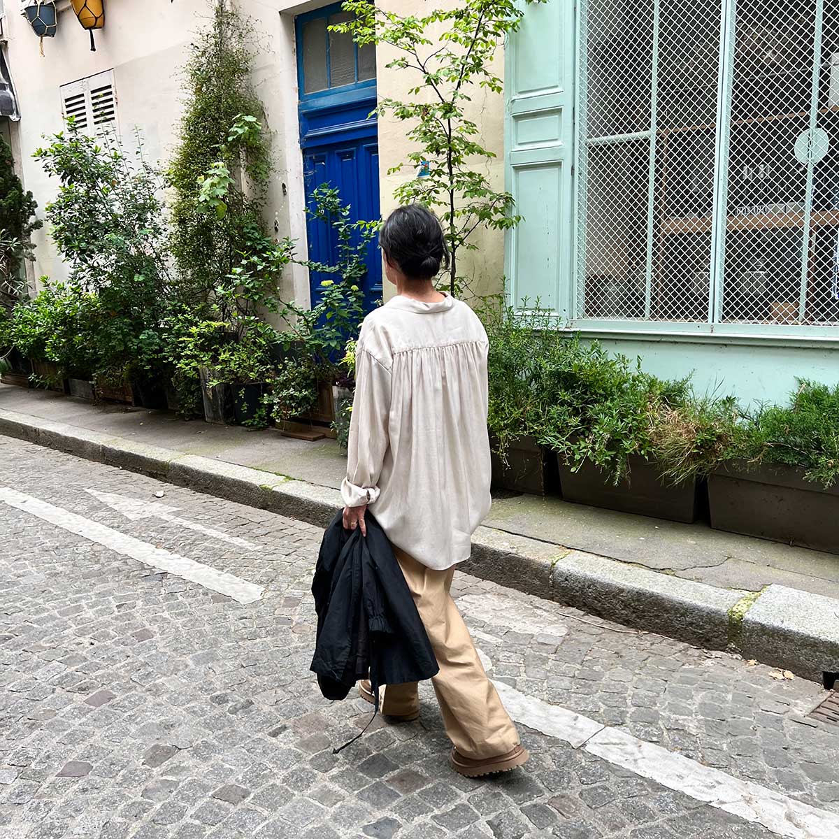 t.yamai parisの開襟シャツ、あのひとに着てもらいました 木本真帆さん