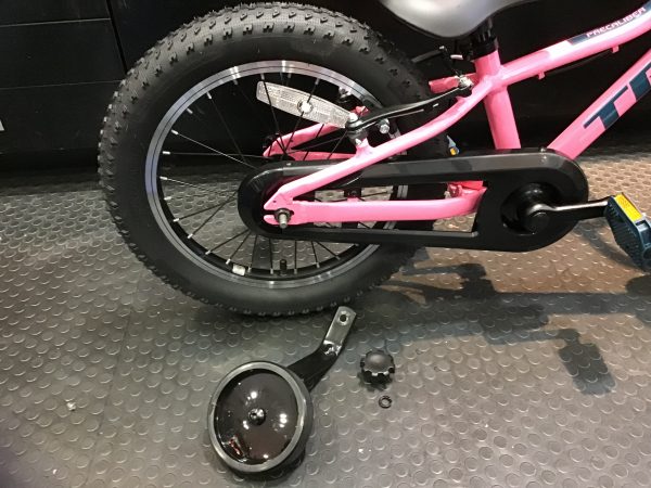 大人気キッズバイク TREK 『PRECALIBER16』に新色が追加！！