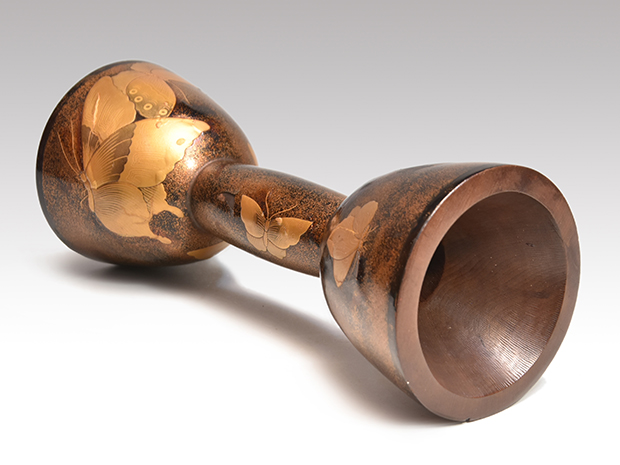 小鼓胴 梨地に蝶蒔絵 | 古美術ささき