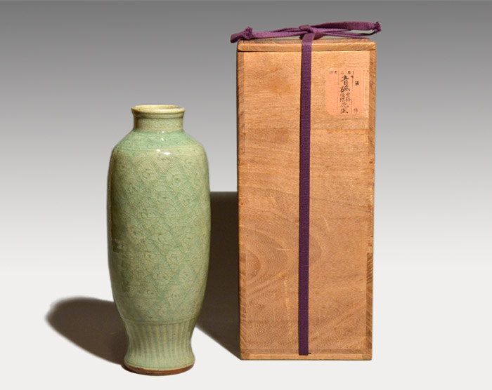 七官青磁 雲鶴文花生 中国 明時代 高さ26cm | 古美術ささき