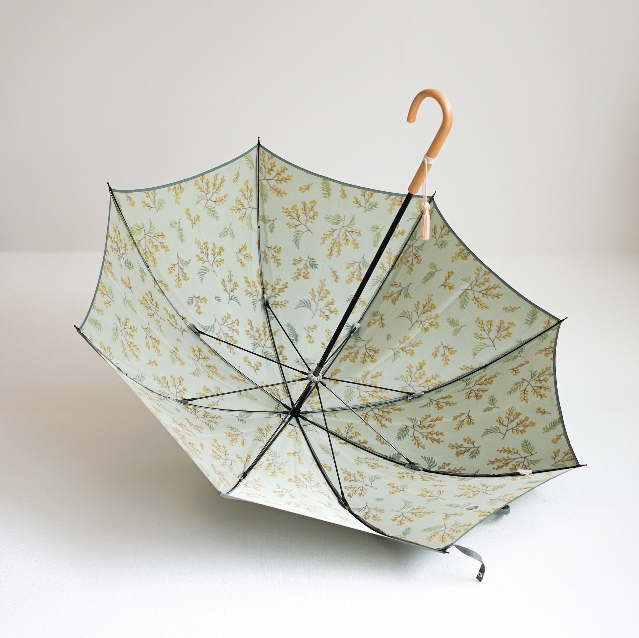 甲州織の伝統的な裏ほぐし織で彩る、花束のような、大きいサイズの