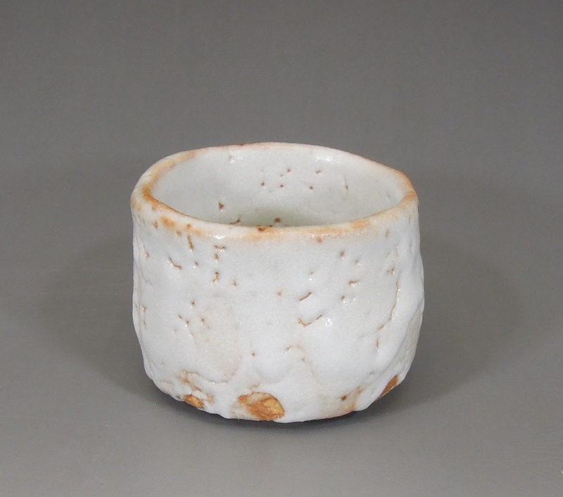 玉置保夫 『志野ぐい呑』 [古美術こもれび] 骨董,掛軸,絵画の買取と