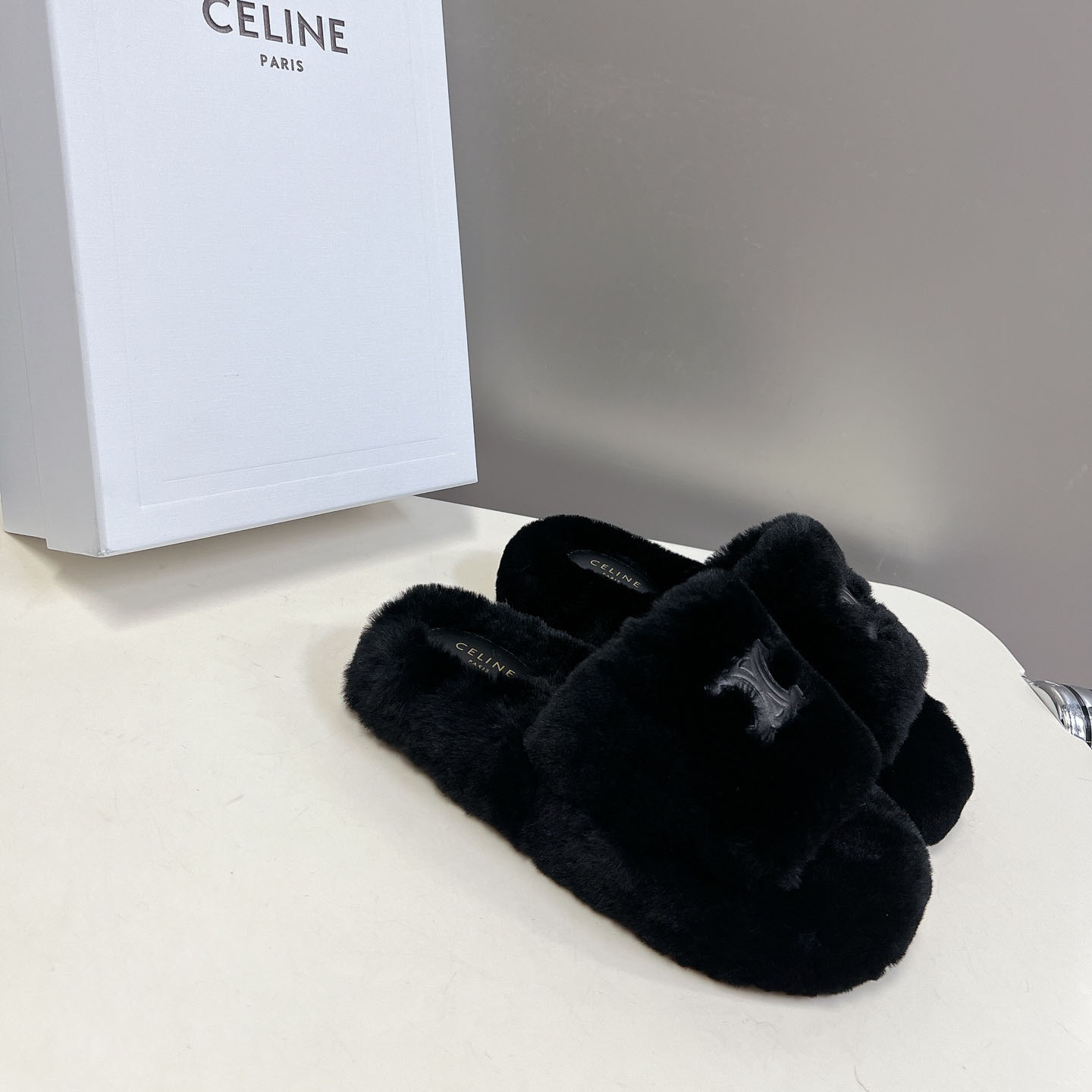 可愛い もこもこ トリオンフ ファー スライド セリーヌ サンダル