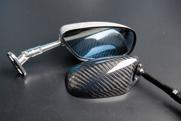マジカルレーシングのカーボンミラーに綾織り仕様とGシルバー仕様が