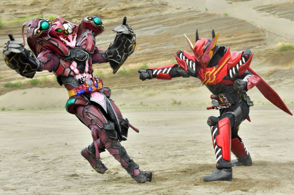 仮面ライダービルド ラビットラビットフォーム | 仮面ライダー図鑑 | 東映