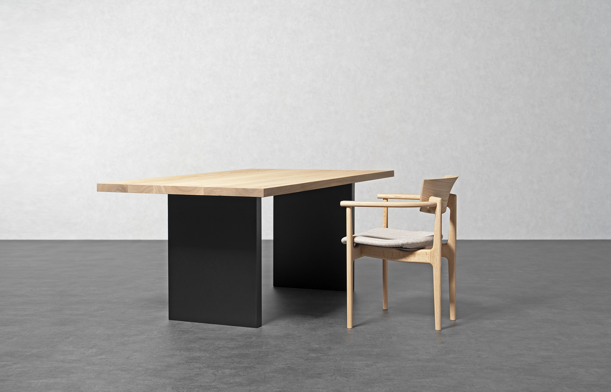 シックアームチェア - 国産無垢家具は飛騨高山発の家具メーカー KASHIWA