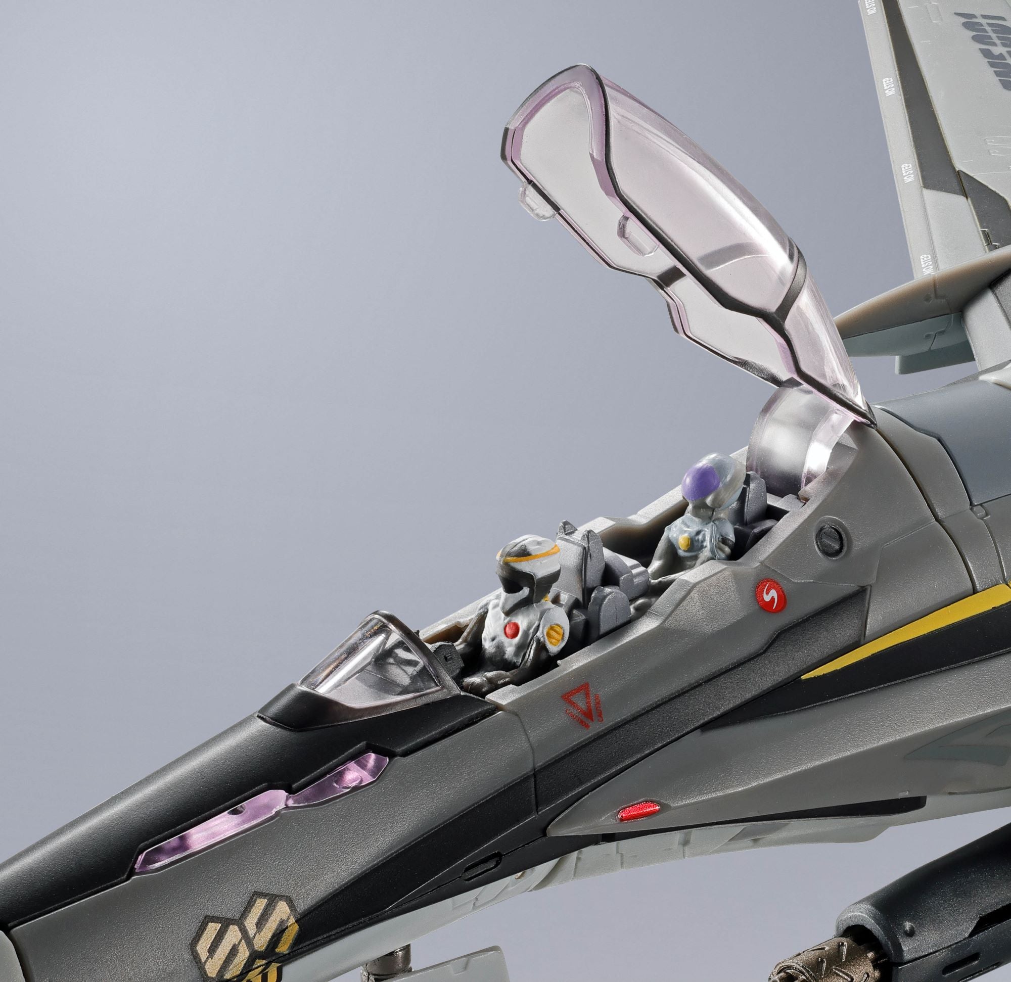 Macross DX Chogokin VF-25S Armored Messiah Valkyrie (Ozma Lee