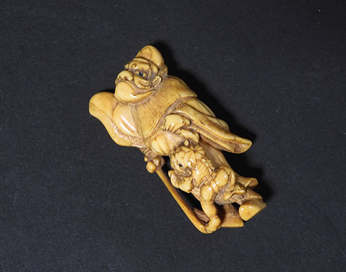 閻魔と鬼 根付 | 【骨董品買取】日本全国対応・老舗骨董店の古美術やかた