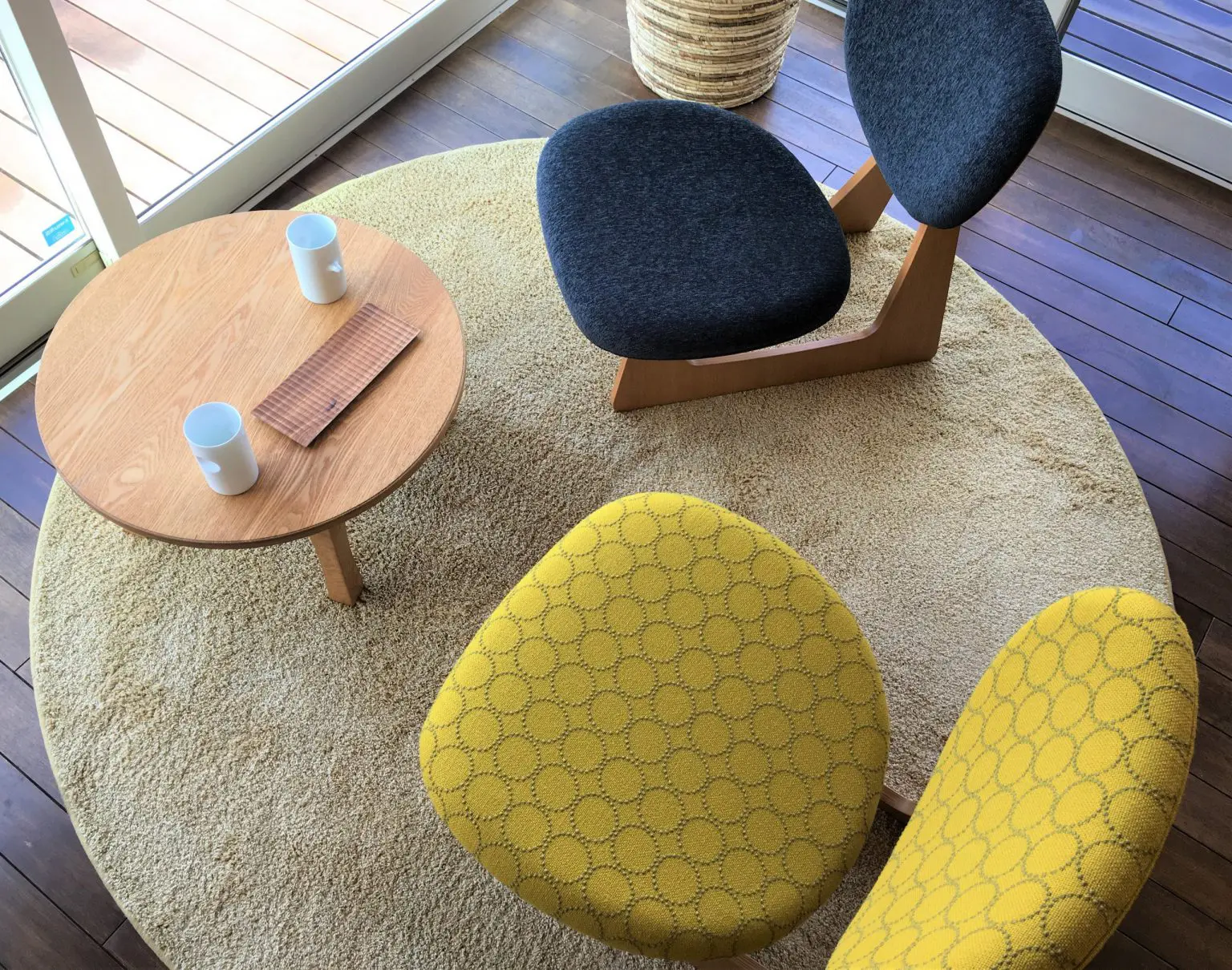 天童木工「低座イス」 | 岡山市・倉敷市で注文住宅を建てるなら工務店