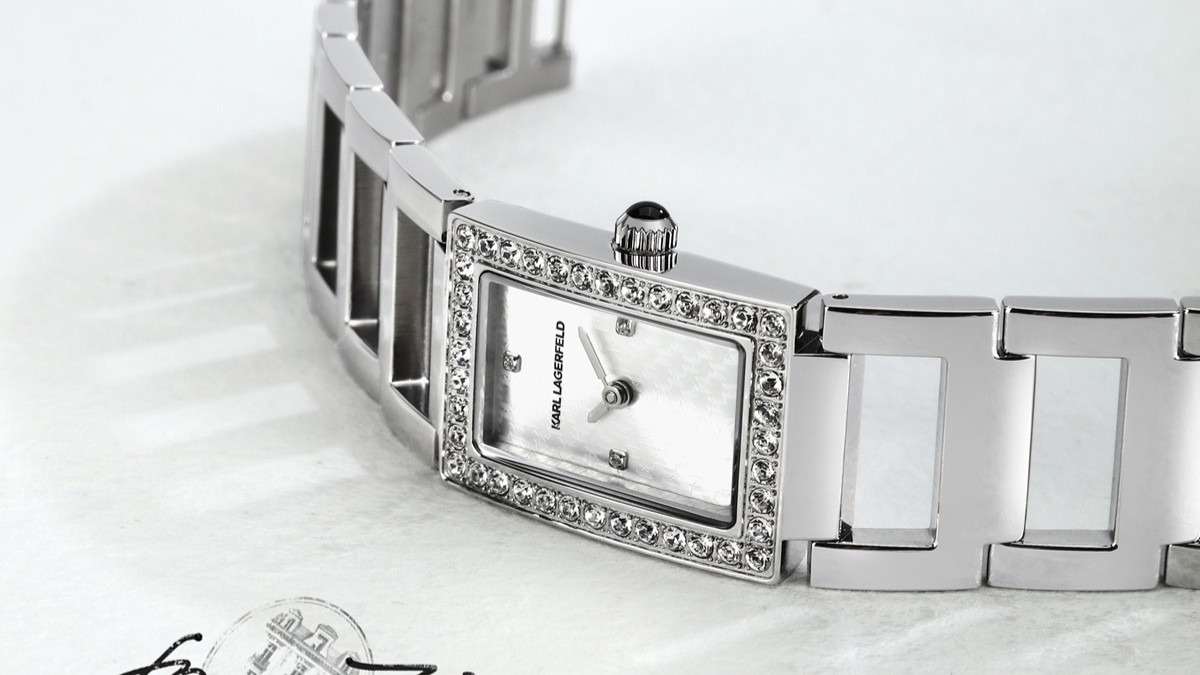 モード界の巨匠「KARL LAGERFELD(カール・ラガーフェルド)」 2025FW