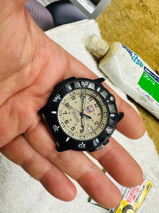 LUMINOX は本当に200メートル防水か？ ルミノックスの電池、防水シール