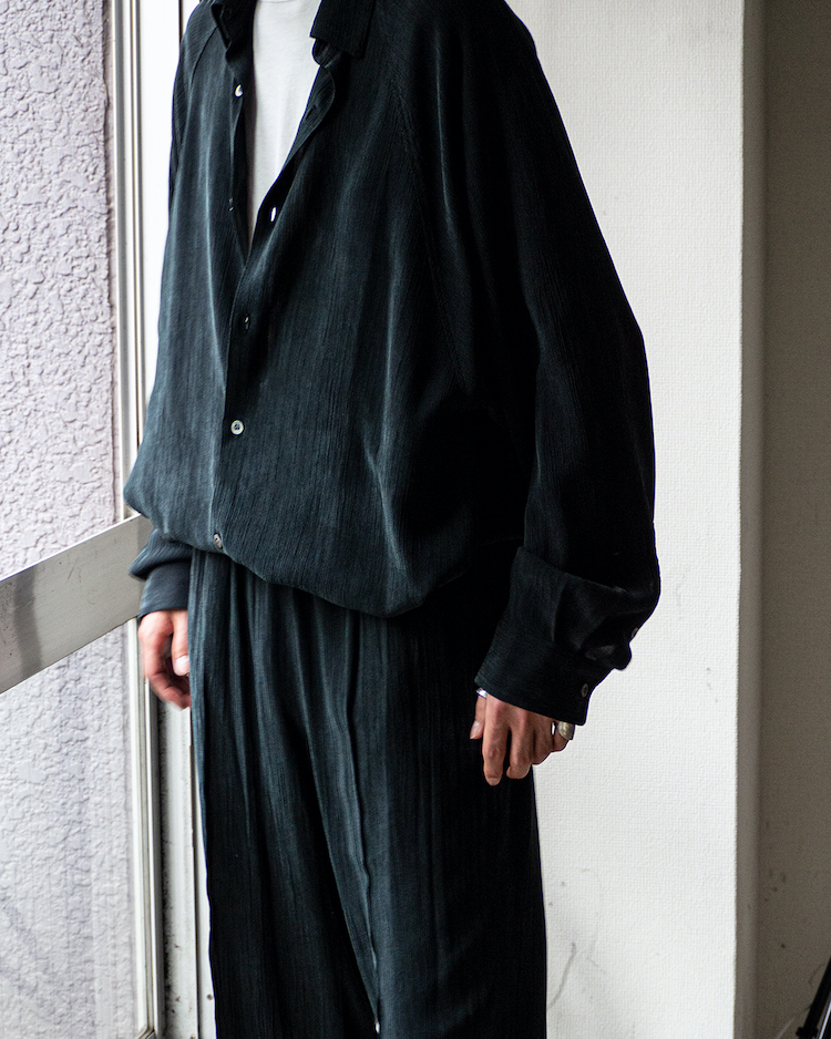 コンフェクトとセモーがつくった、気持ちの良いセットアップ。草木染め