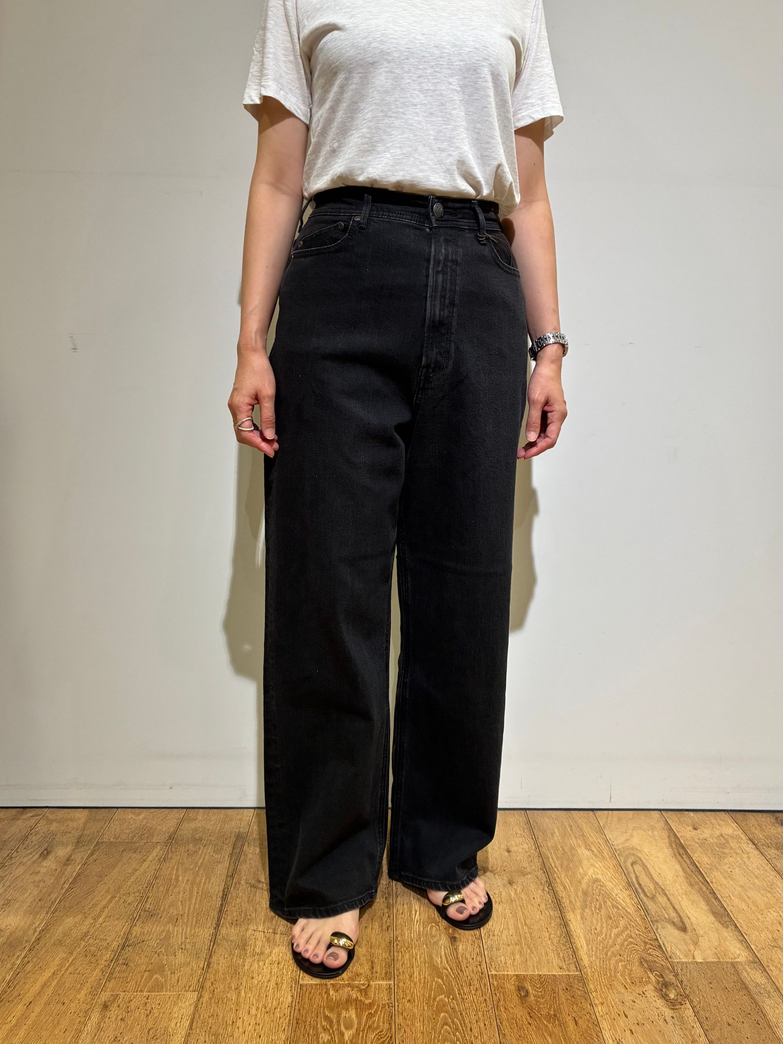 YANUK - JOAN / ルーズストレート / ストレートデニム / ブラック