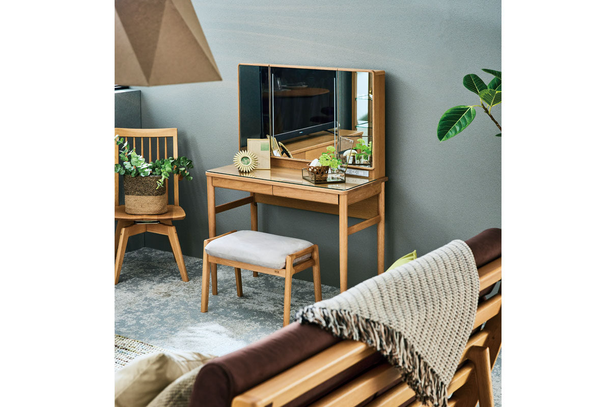 リビングでも使えるシンプルで優しいフォルムのドレッサー No. 8000