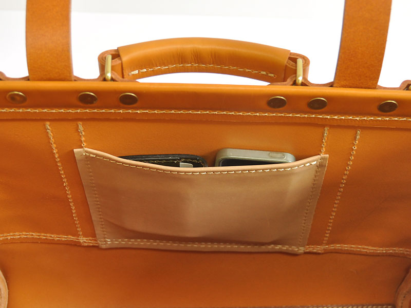 がま口で大きく開いて使いやすい口枠2wayボストンバッグ / 革鞄のHERZ