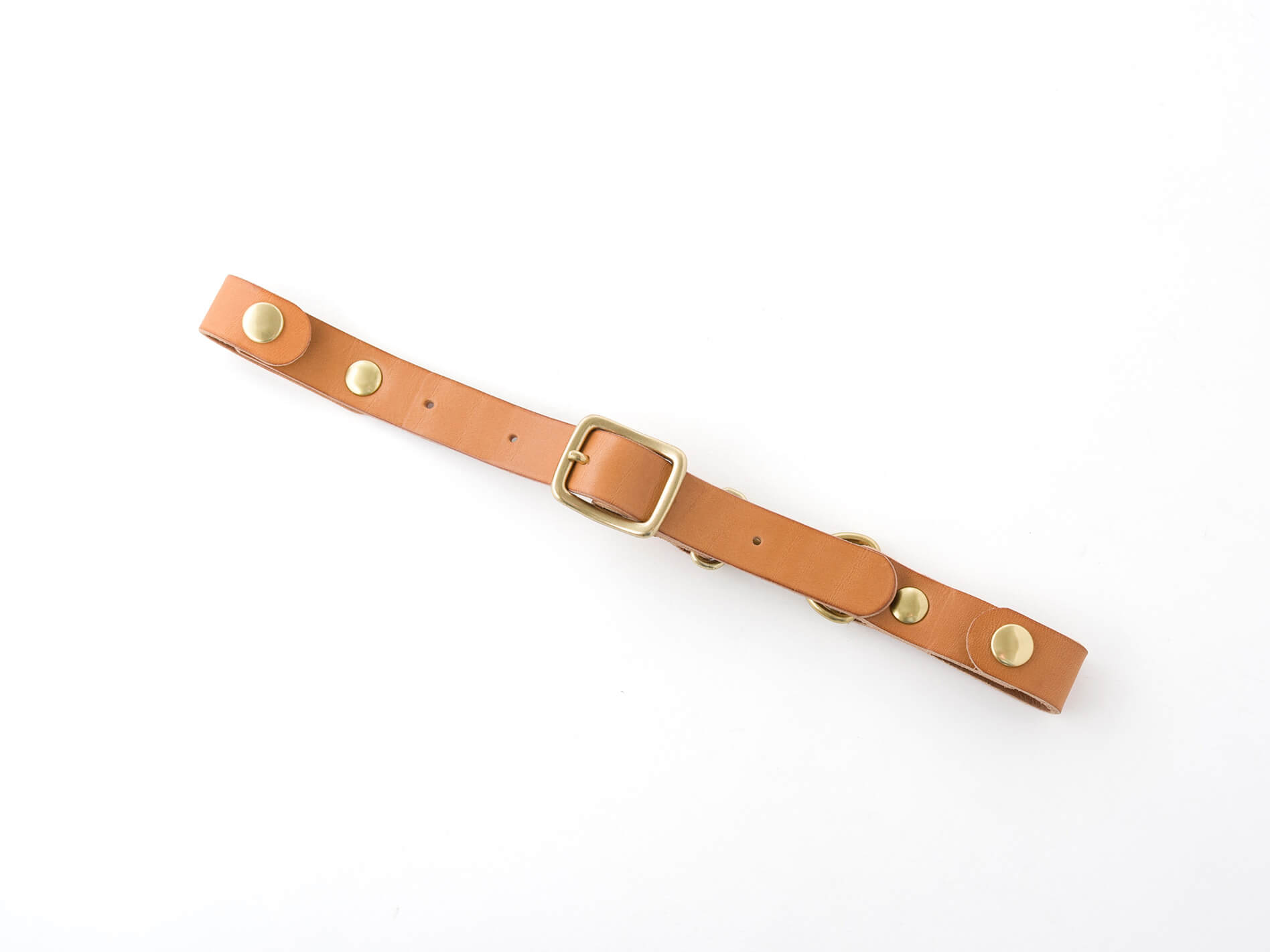 ヘルツのクッション付きリュックストラップに対応した本革のチェスト