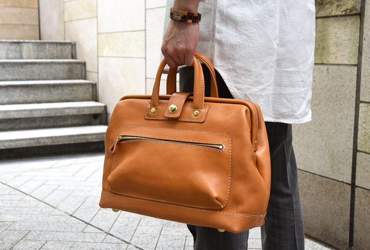 一泊旅行カバンにおすすめの口枠ボストンバッグ / 革鞄のHERZ(ヘルツ