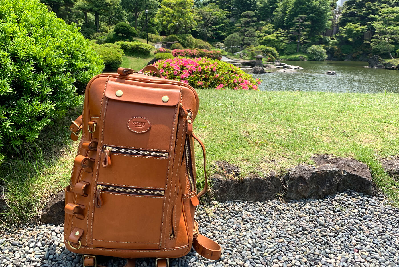 本店スタッフ：瀬戸愛用「2wayスクエアリュック」｜革鞄・革小物のHERZ