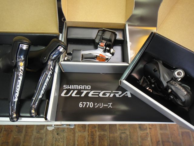 即納セットも入荷しました。 電動アルテグラ 6770 Di2シリーズ