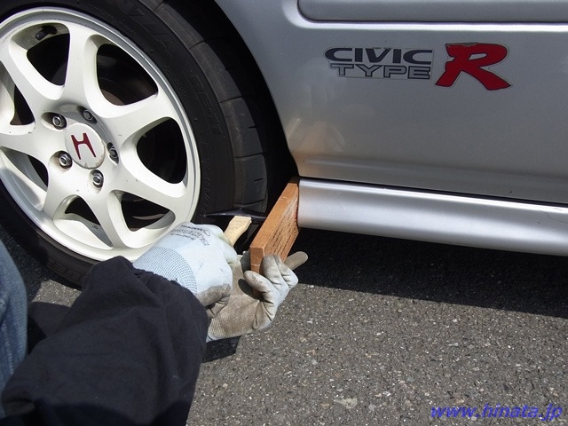 EK9(EK系)シビックのサイドスカート(サイドステップ)の外し方