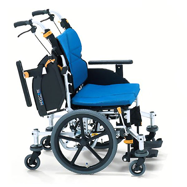 松永製作所】ネクストコア-くるり 6輪介助式車椅子 NEXT-81B ｜車いす